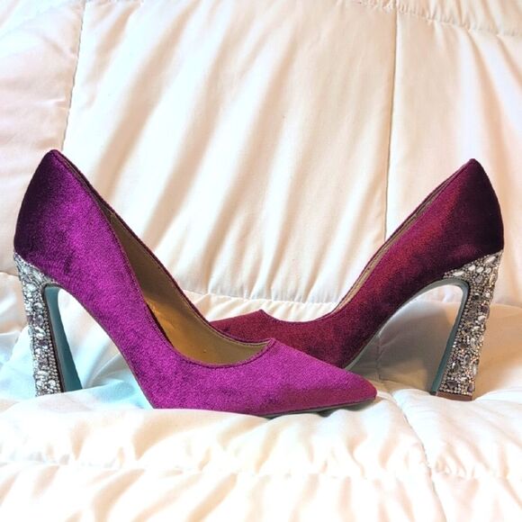 Betsey Johnson 5.5 Corie Purple Velvet Heels With Rhinestone Studded Heels, NEW - Picture 1 of 9